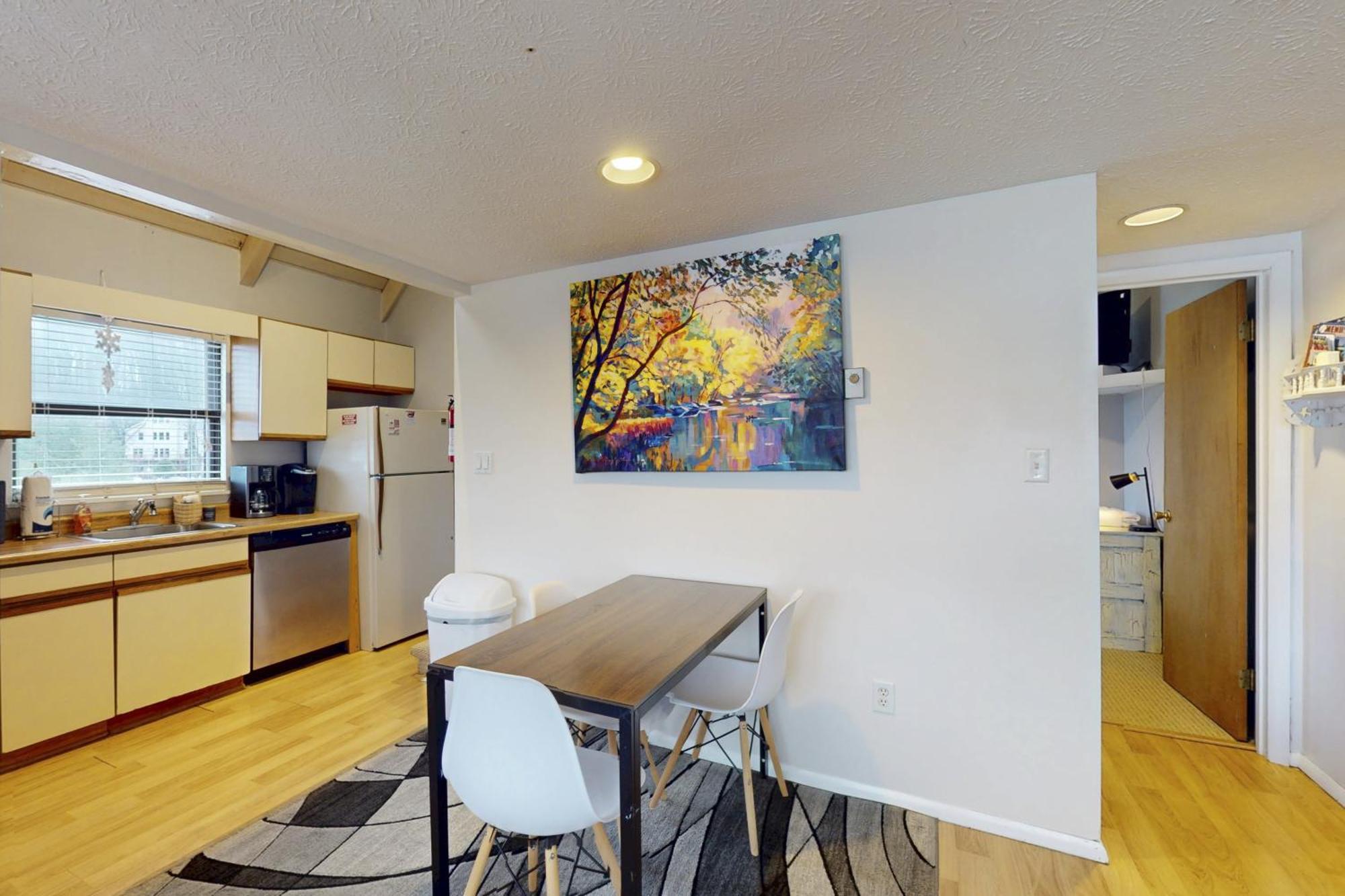 Jeffrey Lane Condos Thayerville Rum bild